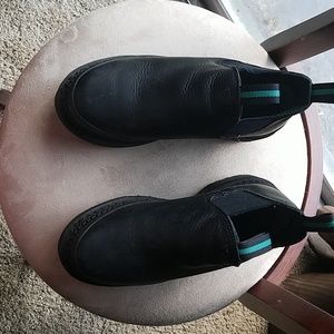 Leather shoes